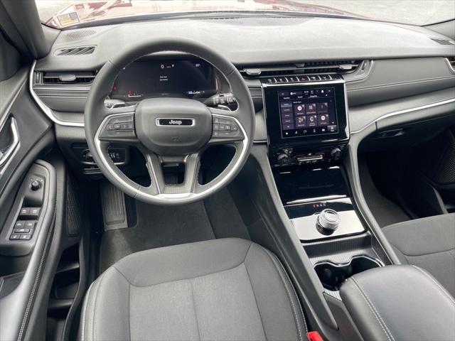 2024 Jeep Grand Cherokee L Laredo 4x2