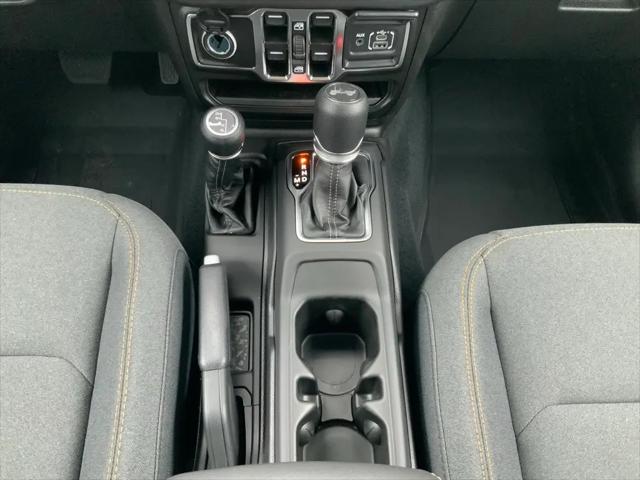 2025 Jeep Wrangler 4-Door Sahara 4x4