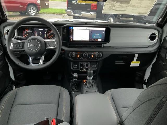 2025 Jeep Wrangler 4-Door Sahara 4x4