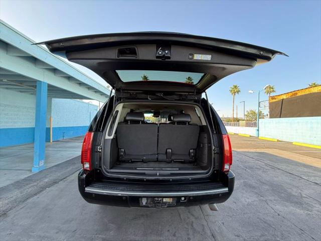 2008 Cadillac Escalade Standard