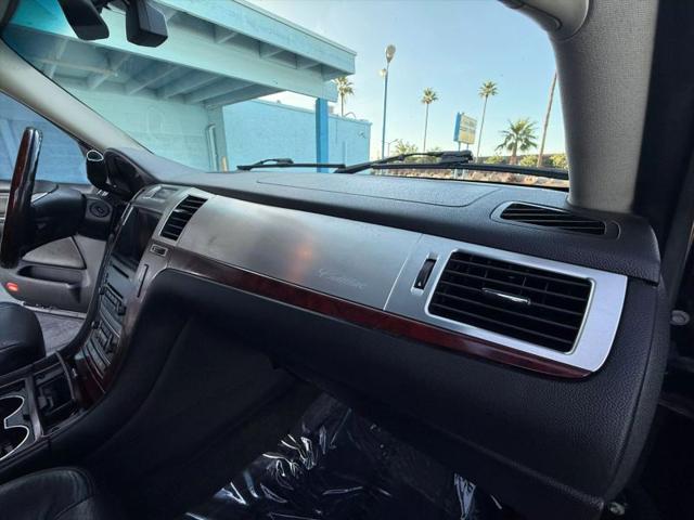 2008 Cadillac Escalade Standard