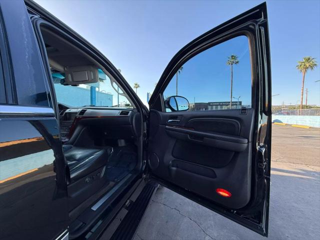 2008 Cadillac Escalade Standard