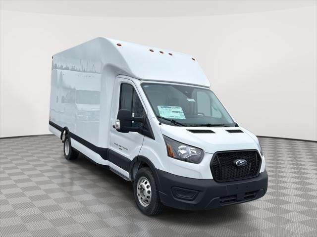 2025 Ford Transit Cutaway Unknown