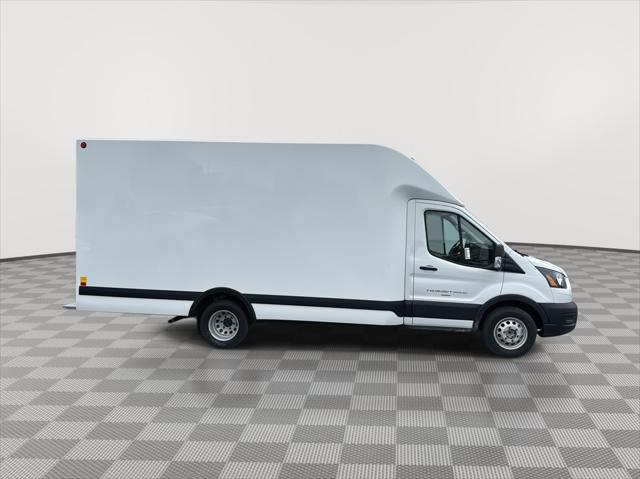 2025 Ford Transit Cutaway Unknown