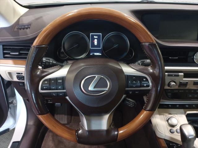 2016 Lexus ES 300h Unknown