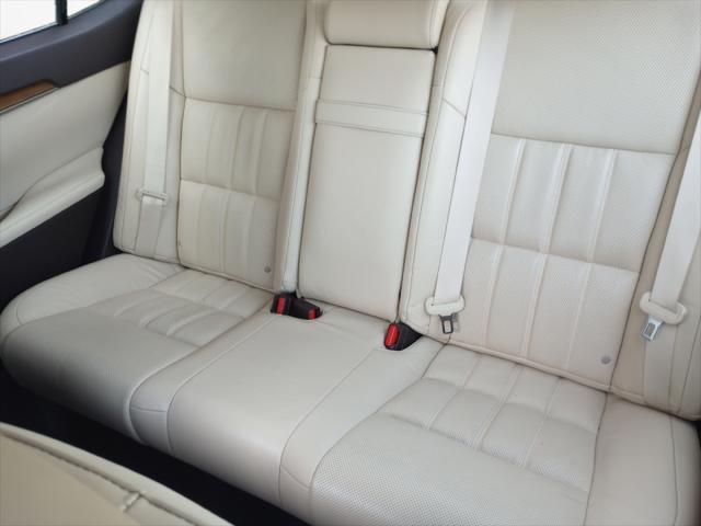 2016 Lexus ES 300h Unknown