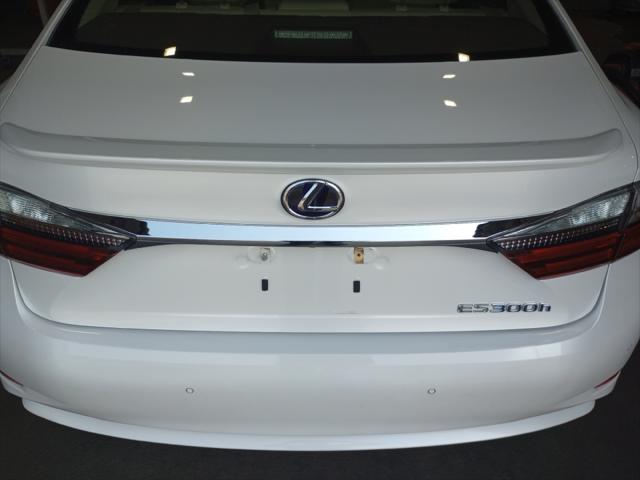 2016 Lexus ES 300h Unknown