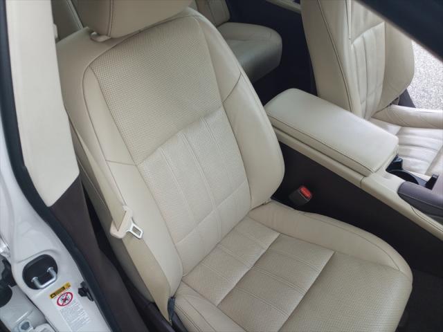 2016 Lexus ES 300h Unknown