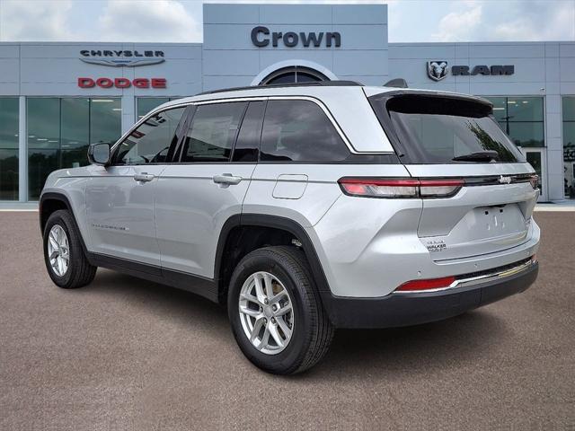 2025 Jeep Grand Cherokee GRAND CHEROKEE LAREDO X 4X4