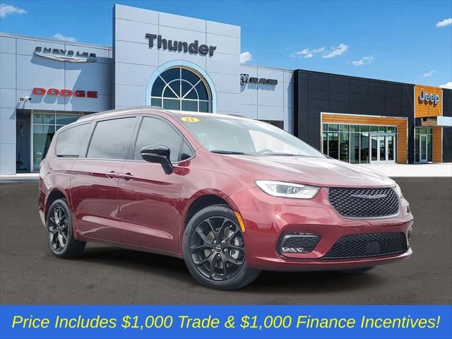 2023 Chrysler Pacifica Limited AWD
