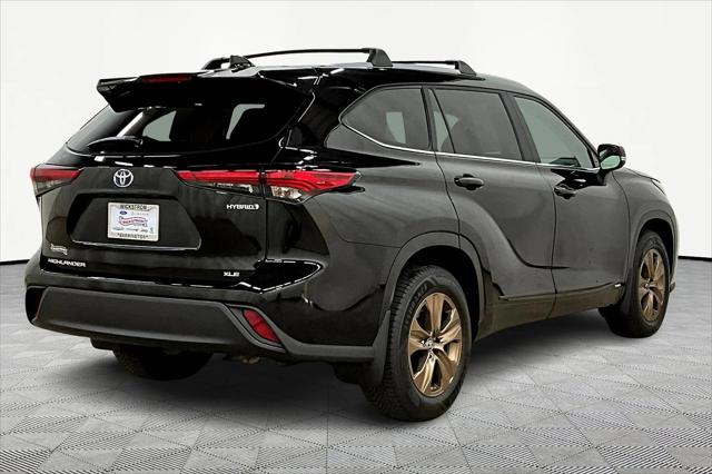 2023 Toyota Highlander Hybrid XLE Bronze