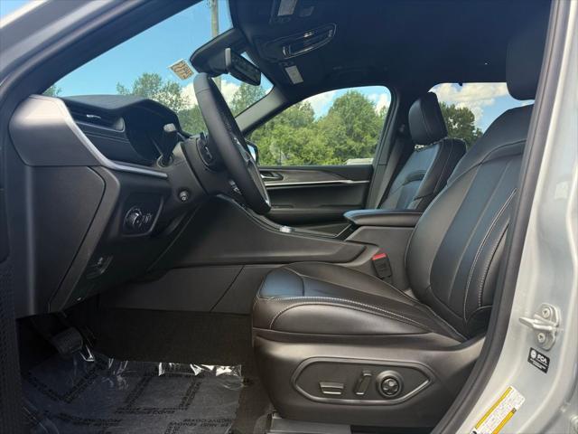 2025 Jeep Grand Cherokee GRAND CHEROKEE L LIMITED 4X4 2025 Jeep Grand Cherokee GRAND CHEROKEE L LIMITED 4X4