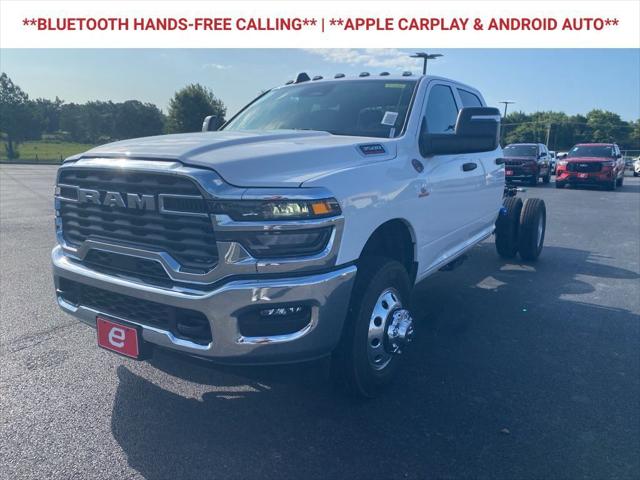 2025 RAM Ram 3500 Chassis Cab RAM 3500 TRADESMAN CREW CAB CHASSIS 4X4 60 CA