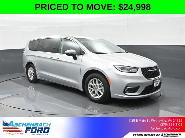 2023 Chrysler Pacifica Touring L