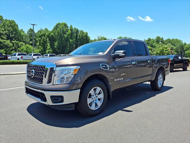 2017 Nissan TITAN SV