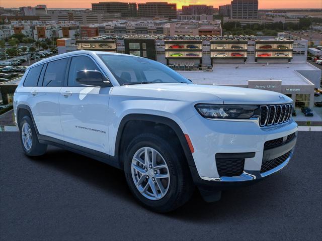 2023 Jeep Grand Cherokee L Laredo 4x2
