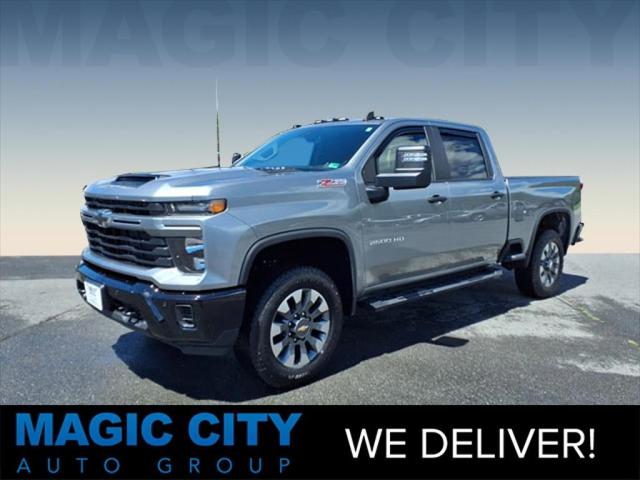 2025 Chevrolet Silverado 2500HD 4WD Crew Cab Standard Bed Custom