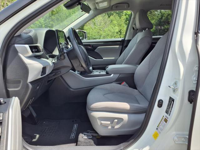 2020 Toyota Highlander LE