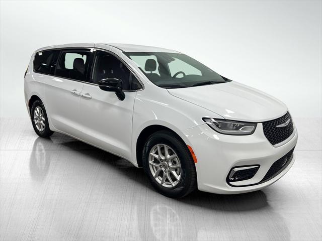 2024 Chrysler Pacifica Touring