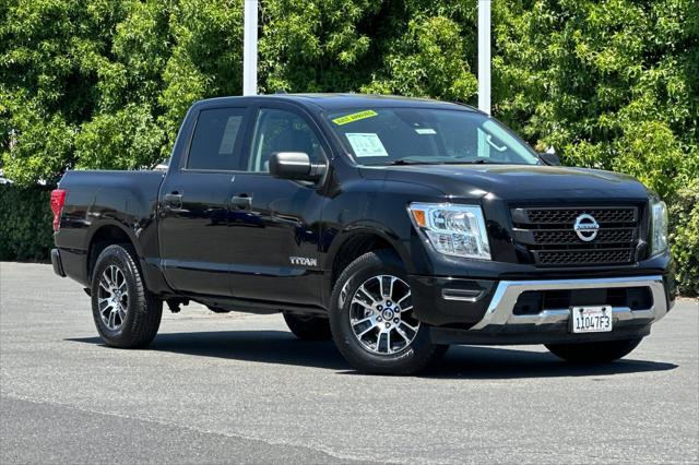 2022 Nissan TITAN Crew Cab SV 4x2