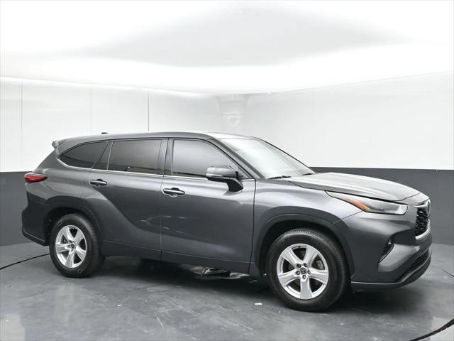 2022 Toyota Highlander LE