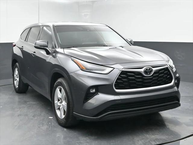 2022 Toyota Highlander LE