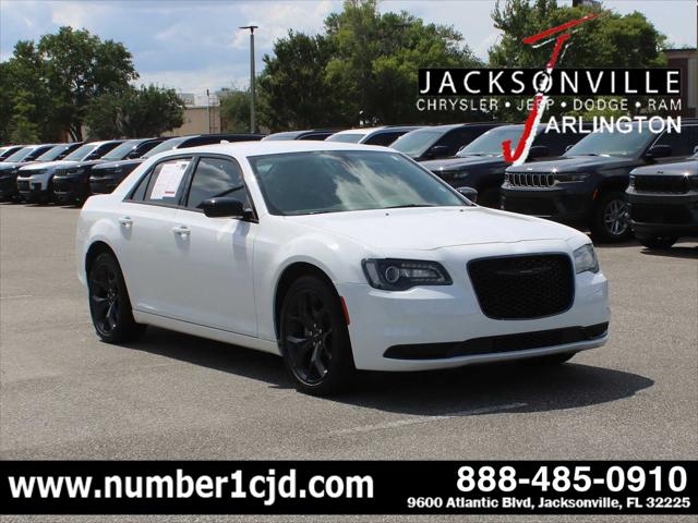 2023 Chrysler 300 Touring