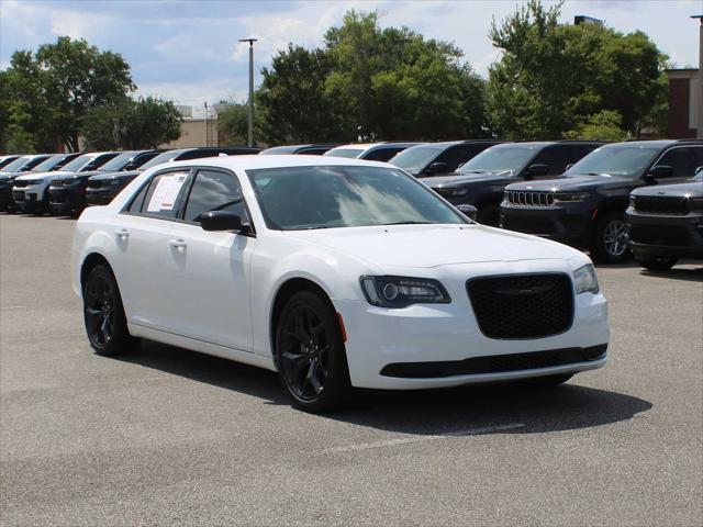 2023 Chrysler 300 Touring