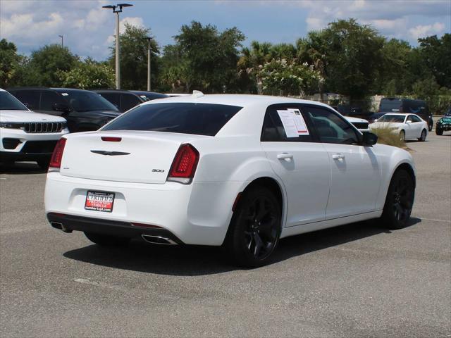 2023 Chrysler 300 Touring