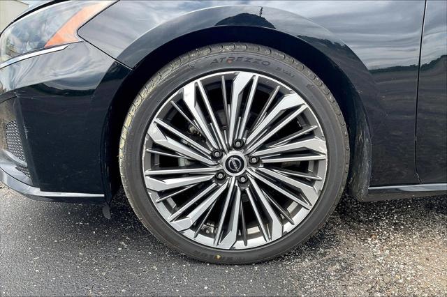 2023 Nissan Altima SL FWD