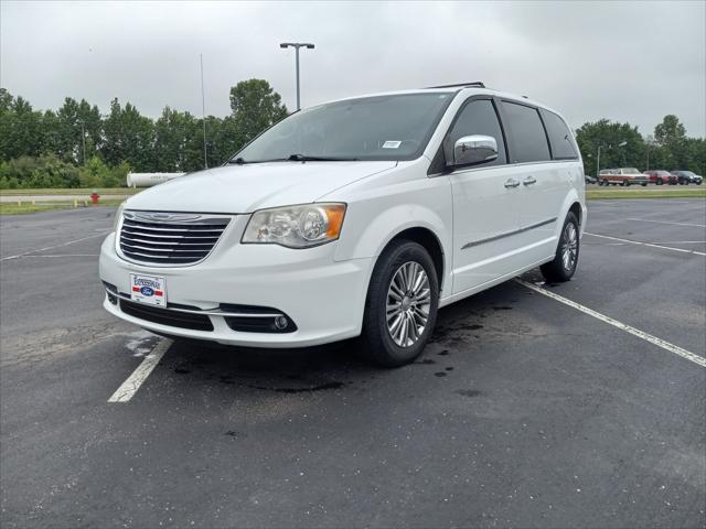 2014 Chrysler Town and Country Touring-L