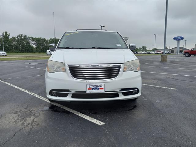 2014 Chrysler Town and Country Touring-L