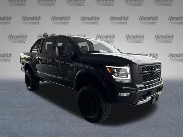 2024 Nissan TITAN Crew Cab PRO-4X 4x4