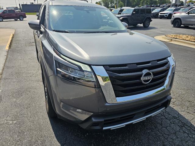2024 Nissan Pathfinder SL 4WD