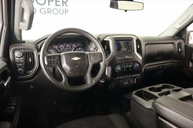 2022 Chevrolet Silverado 1500 4WD Crew Cab Short Bed Custom