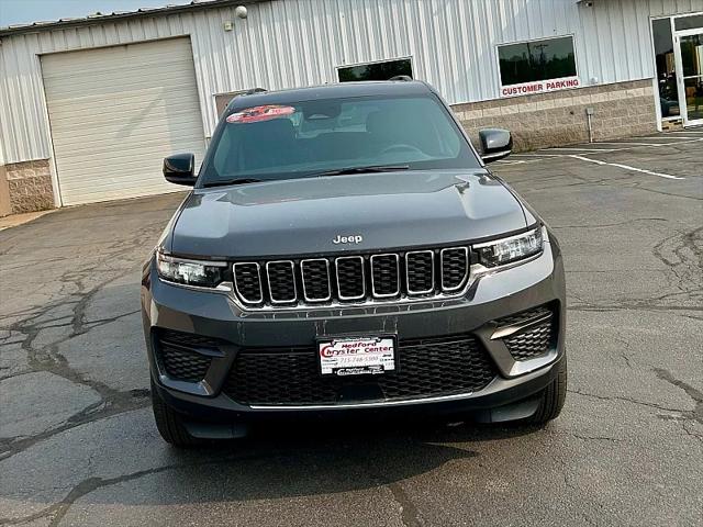 2025 Jeep Grand Cherokee GRAND CHEROKEE LAREDO X 4X4