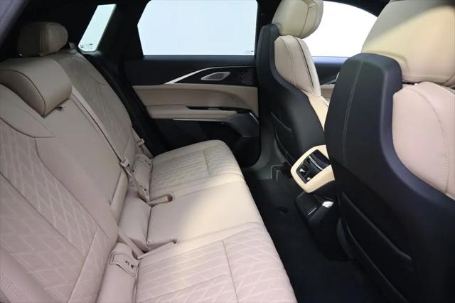 2025 Cadillac iQ Luxury w/1SE