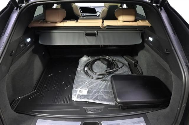 2025 Cadillac iQ Luxury w/1SE