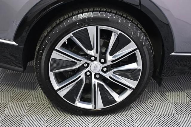 2025 Cadillac iQ Luxury w/1SE