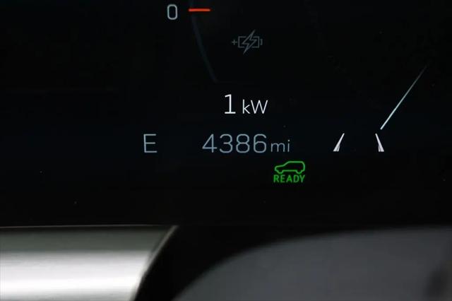 2025 Cadillac iQ Luxury w/1SE