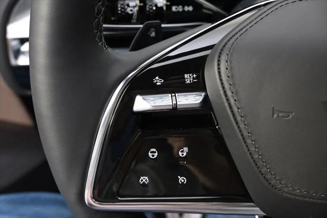 2025 Cadillac iQ Luxury w/1SE