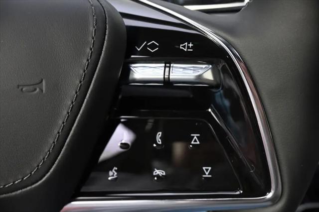 2025 Cadillac iQ Luxury w/1SE