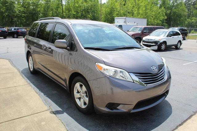2015 Toyota Sienna LE 7 Passenger