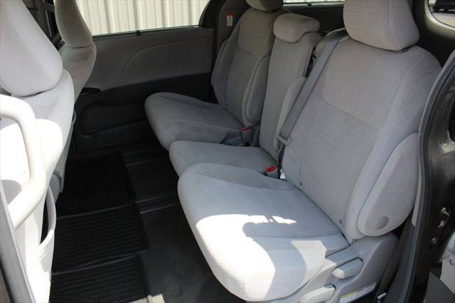 2015 Toyota Sienna LE 7 Passenger