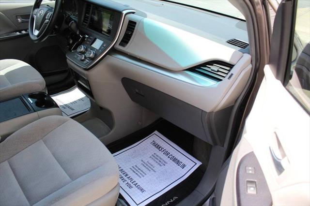 2015 Toyota Sienna LE 7 Passenger