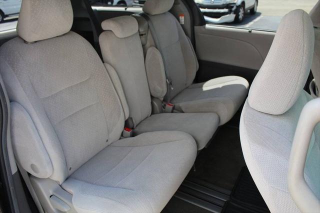 2015 Toyota Sienna LE 7 Passenger