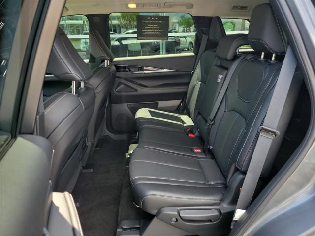 2025 INFINITI QX60 PURE