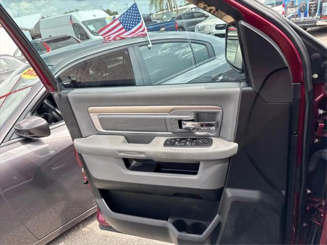 2017 Ram 1500 Big Horn Crew Cab 4x4 5'7" Box