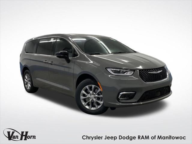 2025 Chrysler Pacifica Select for sale in Manitowoc, WI