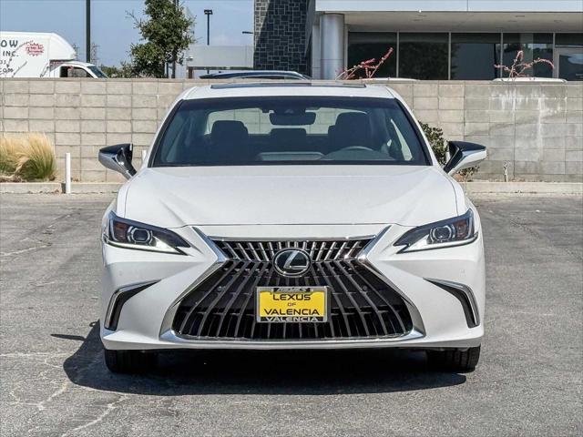 2025 Lexus ES 300h Unknown